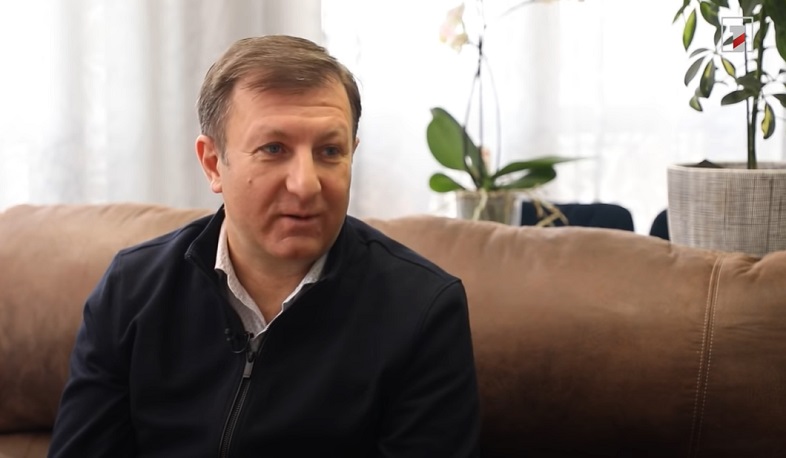 Չքաղաքականացնե՜լ. Արմեն Սմբատյանի տանը