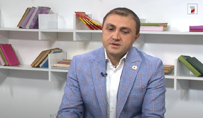 Բաց հարթակ. Բանվորի արձանը հնարավոր է վերականգնվի. առաջարկվում է տեղադրել նաև Կոբզոնի արձանը