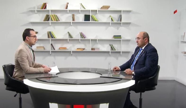 Բաց հարթակ․ Ռուսահպատակ ուժերն արցախահայերին օգտագործելով փորձում են իշխանությունը զավթել. Գալստյան