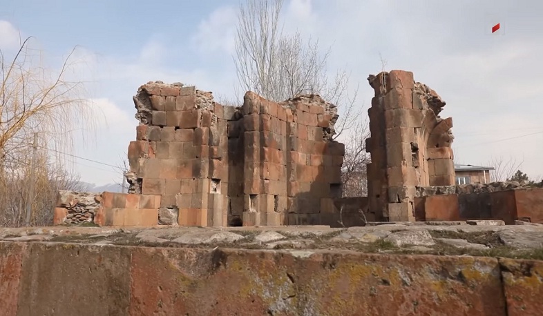 Արամուսի Ծիրանավոր Սուրբ Նշան եկեղեցին՝ «Բաց երկնքի տակ»