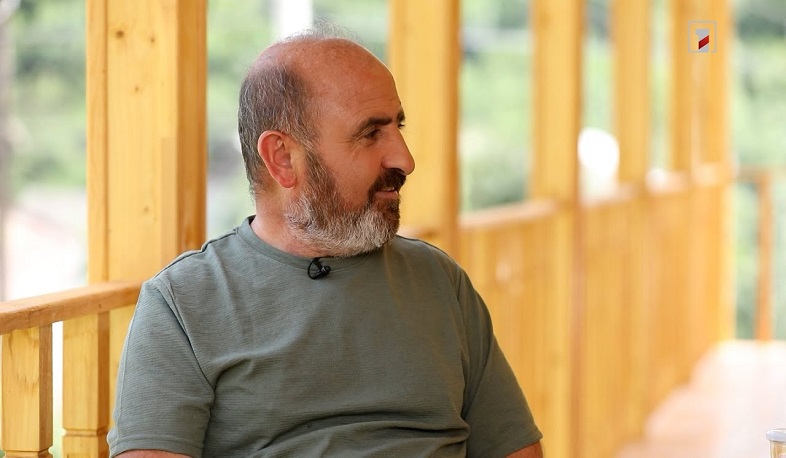 Չքաղաքականացնե՜լ. լրագրող Թաթուլ Հակոբյանի տանը