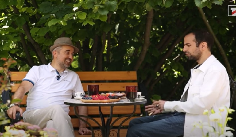 Չքաղաքականացնե՜լ. Արա Խզմալյանի տանը