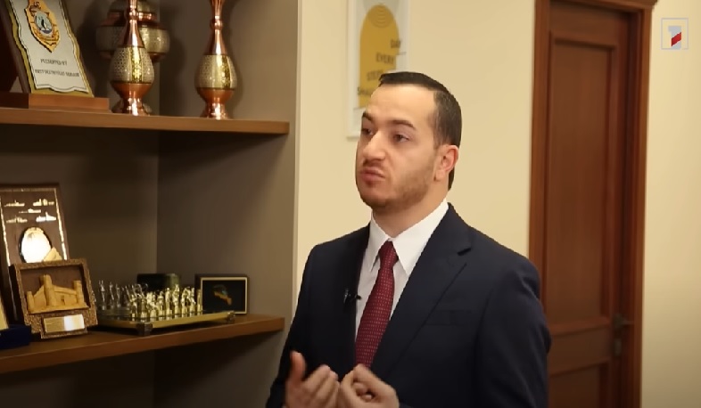 Չքաղաքականացնե՜լ. Մխիթար Հայրապետյանի հետ