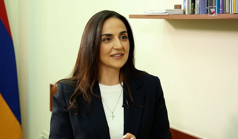 Չքաղաքականացնե՜լ. Ալխաս Ղազարյանի հետ