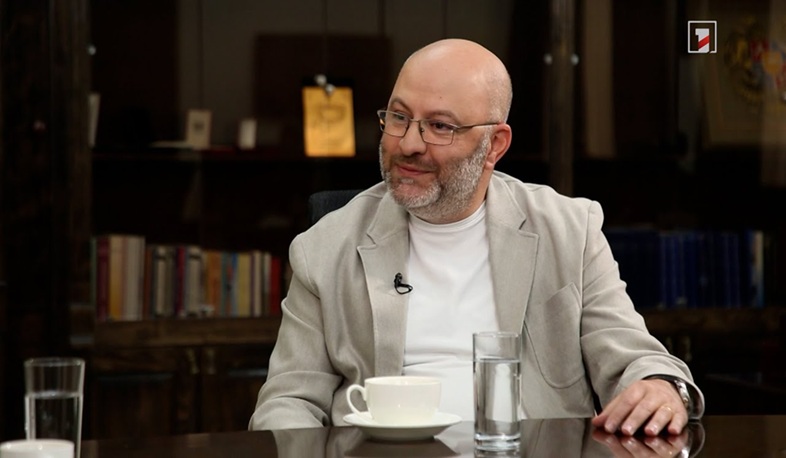 Չքաղաքականացնե՜լ. Դավիթ Առուշանյանի հետ